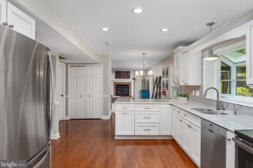 1125 Artic Quill Rd, Herndon VA  20170-3603 exterior