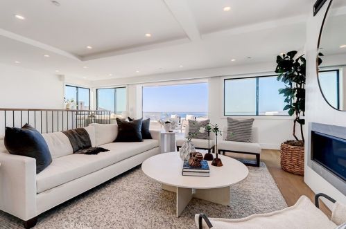 413 Bayview Dr, Manhattan Beach CA  90266-5717 exterior