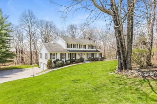 9 Autumn Ridge Rd, Danbury, CT 06812-2524