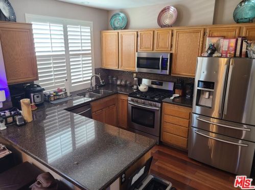 12679 Hansa Ct, Lynwood, CA 90262-5383