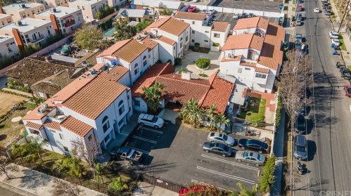 9261 Wakefield Ave, Van Nuys, CA 91402-6744