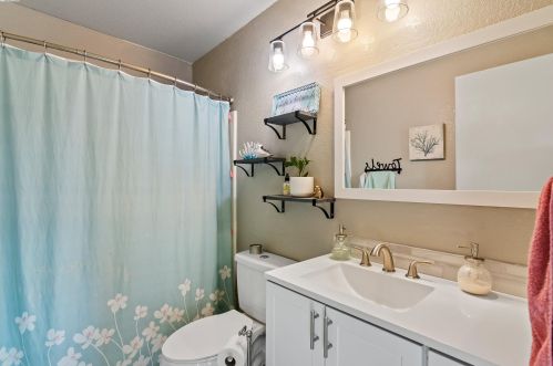 3041 Peppermill Cir, West Pittsburg CA  94565-7032 exterior