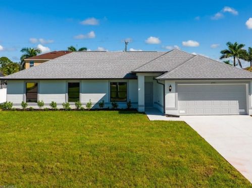 2745 4th St, Cape Coral, FL 33993-7037
