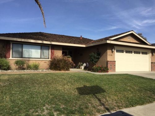 1220 Holly Tree Cir, Hollister, CA 95023-5161