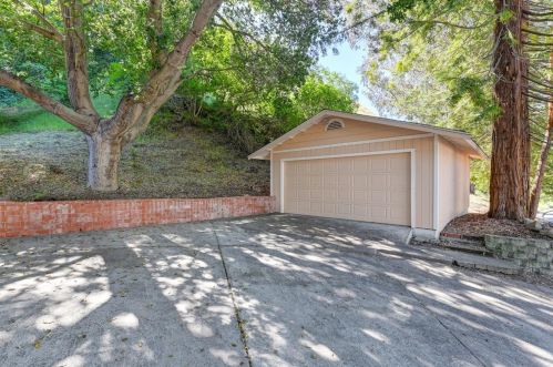 2915 Simas Ave, Pinole, CA 94564-1132