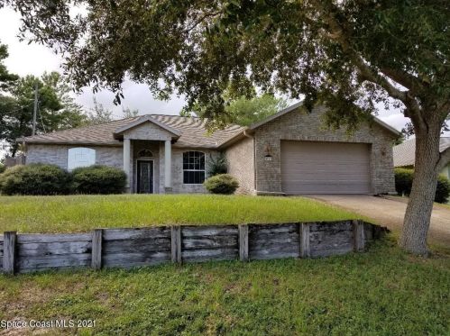 5160 Walton Ave, Titusville, FL 32780-7030