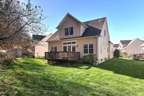 21 Fire Thorn Ln, Milford, CT 06461-1794