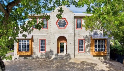 1140 8th St, Naples FL  34120-7427 exterior