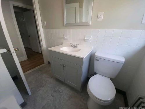 49 Norman St, Manchester CT  06040-6113 exterior