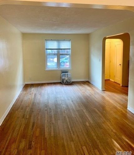 102-09 183rd Pl, Jamaica, NY 11423-3102