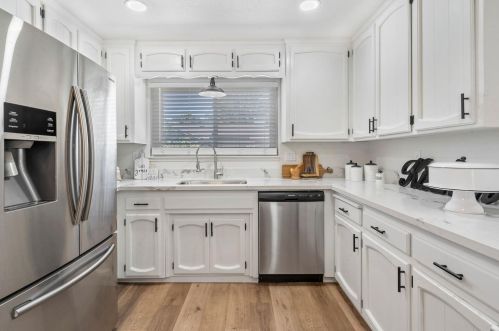 1211 Sonoma Ave, Modesto CA  95355-3920 exterior