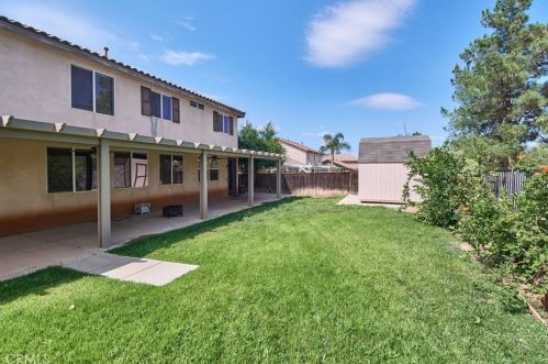 122 Quartz Ln, Perris CA  92570-7268 exterior