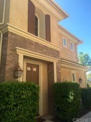 23856 Toscana Dr, Santa Clarita, CA 91354-3015