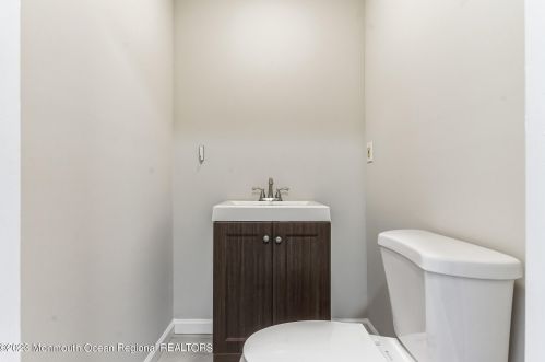 21 Maplewood Dr, Bricktown NJ  08723-3353 exterior