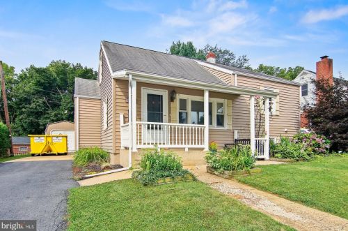 40 39th St, Camp Hill, PA 17011-4201