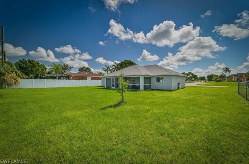 210 5th Pl, Cape Coral, FL 33990-1127