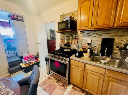 1719 Melville St, Bronx, NY 10460-2610