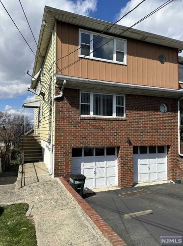 453 7th St, Palisades Park NJ  07650-2303 exterior