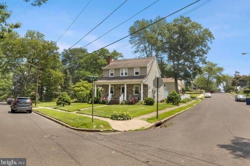 723 Lake Dr, Trenton, NJ 08648-4450