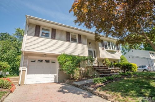 15 Donald Rd, East Brunswick, NJ 08816-3951