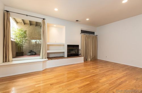 927 Beryl St, San Diego, CA 92109-2067