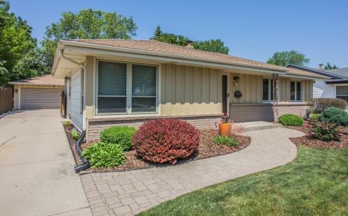 6017 Indiana Ave, Cudahy, WI 53110-2827