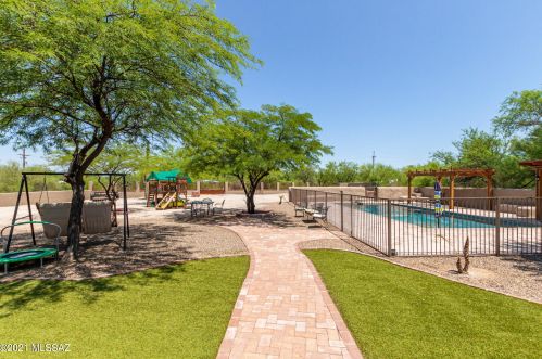 1000 Camino Desierto, Tucson, AZ 85704-4507
