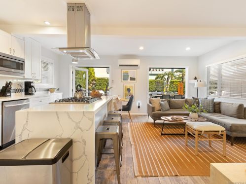 824 Anacapa Ct, San Diego CA  92109-8203 exterior