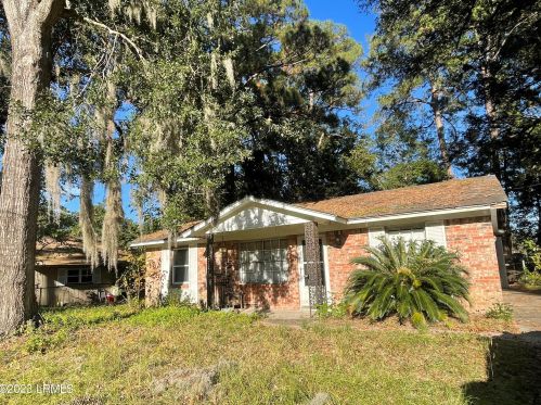 1109 Hodge Dr, Beaufort, SC 29906-7117