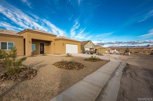 2201 Moon Ridge Ln, Bullhead City AZ  86426-6616 exterior