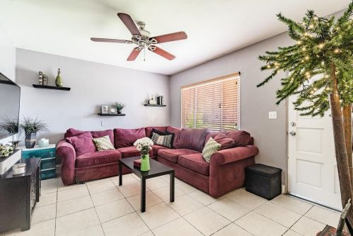 4151 7th Ave, Saint Petersburg, FL 33713-6323