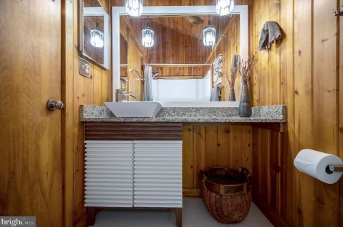 120 Hillside Dr, Locust Grove VA 22508-5233 exterior