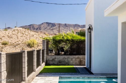 3671 Yazoo Dr, Lake Havasu City AZ  86404-2311 exterior
