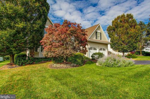203 Overlook Dr, Collegeville, PA 19473-2343