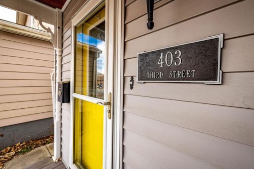 403 3 St, Aurora IN 47001-1311 exterior