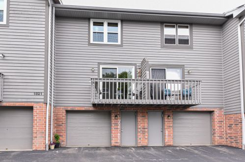 1821 Paramount Dr, Waukesha, WI 53186-3947