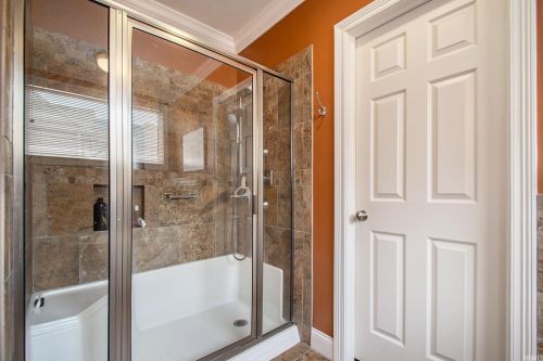 1540 Lake George Dr, Mishawaka IN  46545-4065 exterior