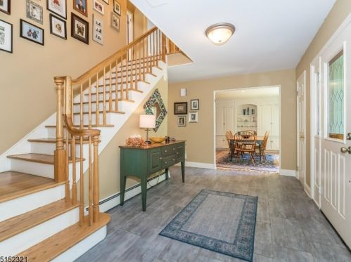 14 Chester Woods Dr, Chester, NJ 07930-2828