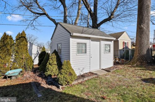 805 Division Ave, Willow Grove PA  19090-2844 exterior