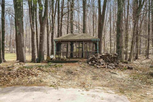 11 Stonewall Rd, Alton NH  03809-5149 exterior