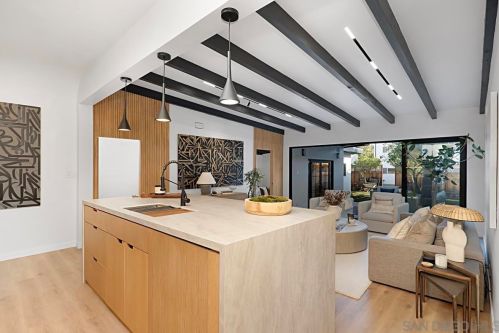 1855 Reed Ave, San Diego CA  92109-5446 exterior