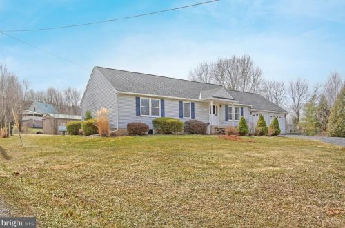 335 Dark Hollow Rd, Shermansdale, PA 17090-8205