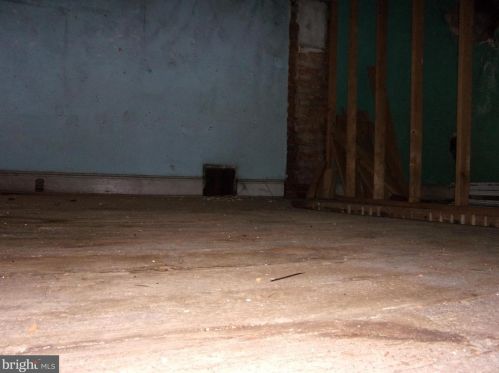 2467 Amber St, Philadelphia PA 19134-3836 exterior