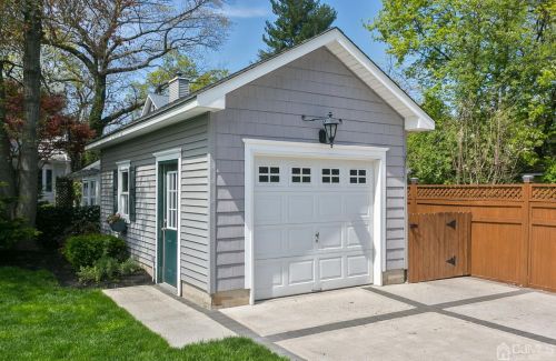 23 Bounty St, Metuchen NJ  08840-2501 exterior