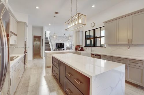 8297 28th St, Hollywood FL  33024-3187 exterior