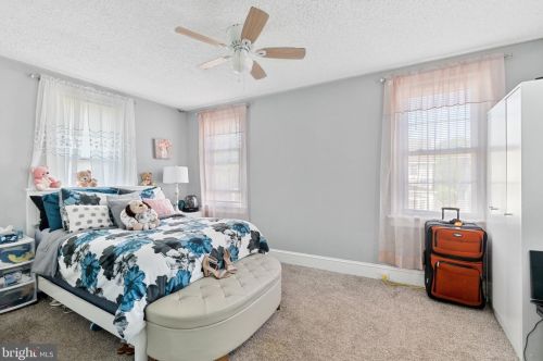 200 Delsea Dr, West Deptford NJ  08093-1221 exterior