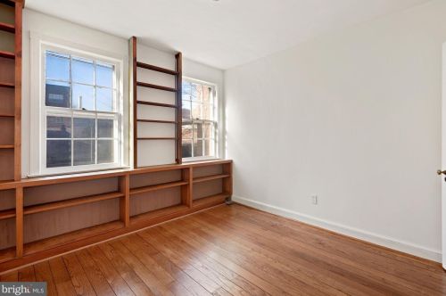 1030 31st St, Washington DC  20007-4405 exterior