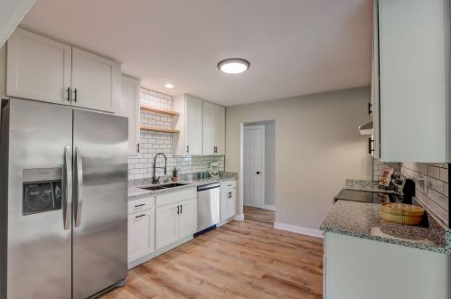 4460 Glenway St, Milwaukee WI 53225-4449 exterior