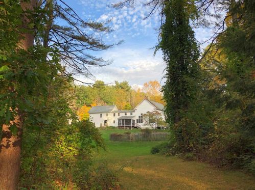 73 Main St, Hopkinton NH  03229-3003 exterior