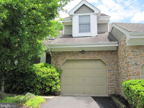 28 Countryside Dr, Princeton NJ  08540-9406 exterior